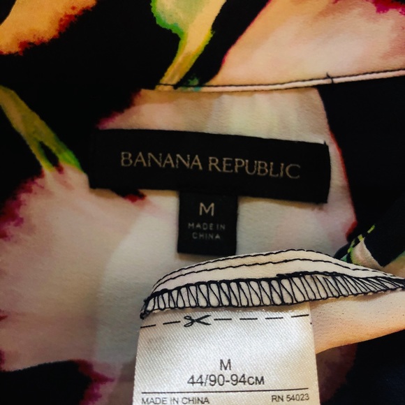 𝑭𝒍𝒐𝒓𝒂𝒍 𝑩𝒖𝒕𝒕𝒐𝒏 𝑫𝒐𝒘𝒏 𝑫𝒓𝒆𝒔𝒔 - Picture 4 of 4